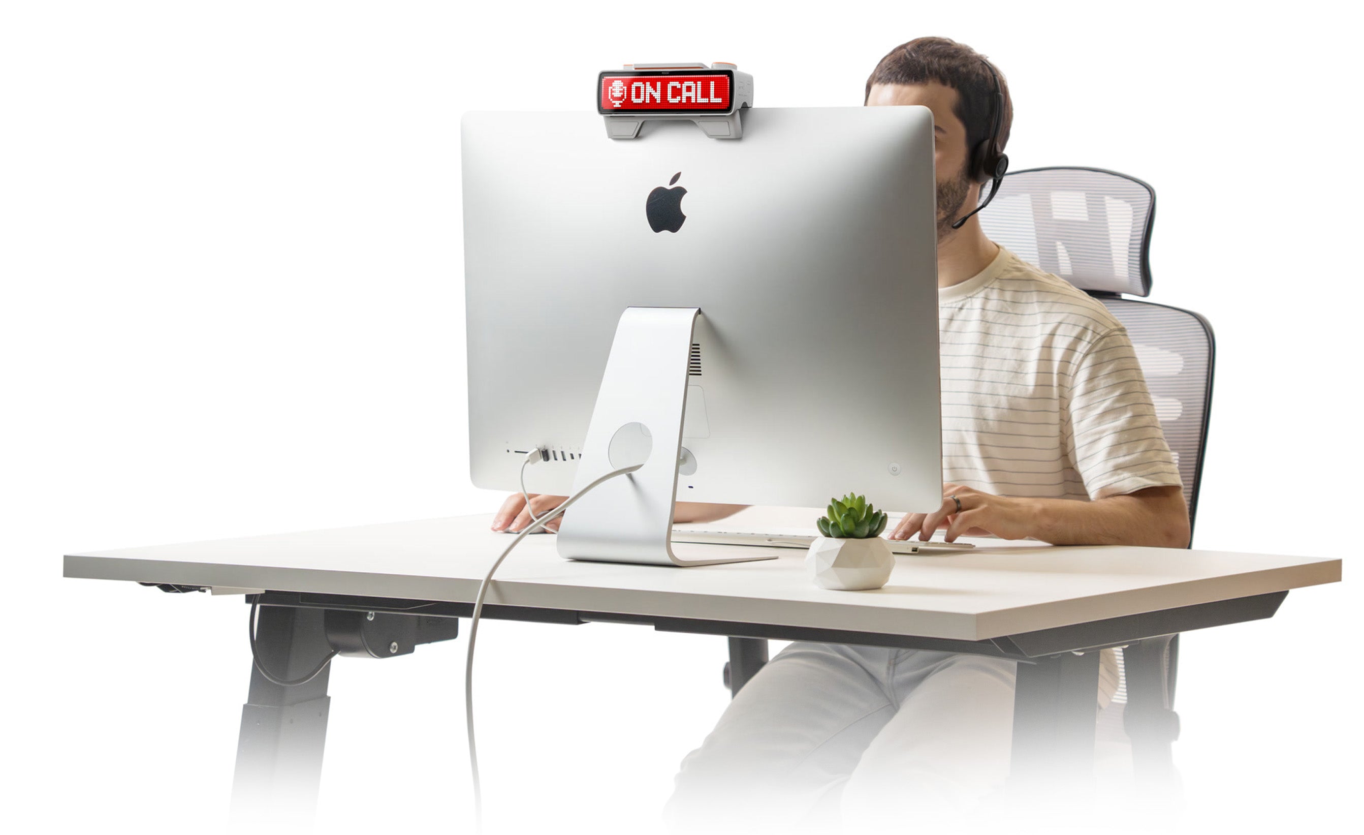 BUSY Bar integrates with desktop software and automatically activates when you’re on a call, live on stream, recording audio, or when a certain program is active.